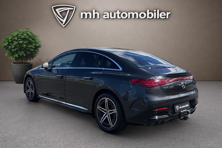 Grå Mercedes EQE350 fra 2023