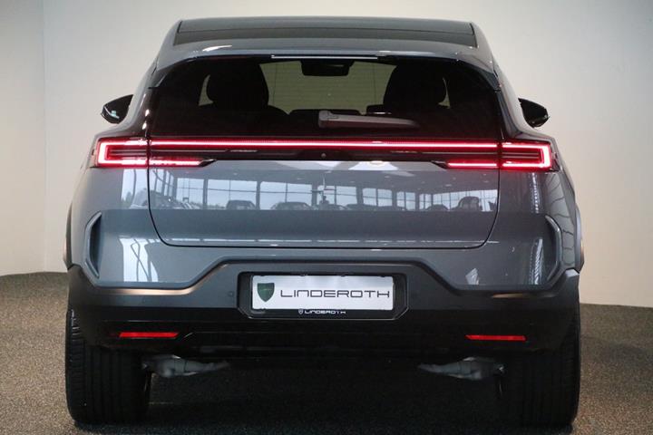 Grå Polestar 3 fra 2025