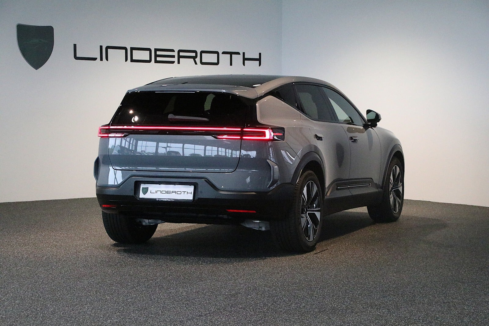 Grå Polestar 3 fra 2025