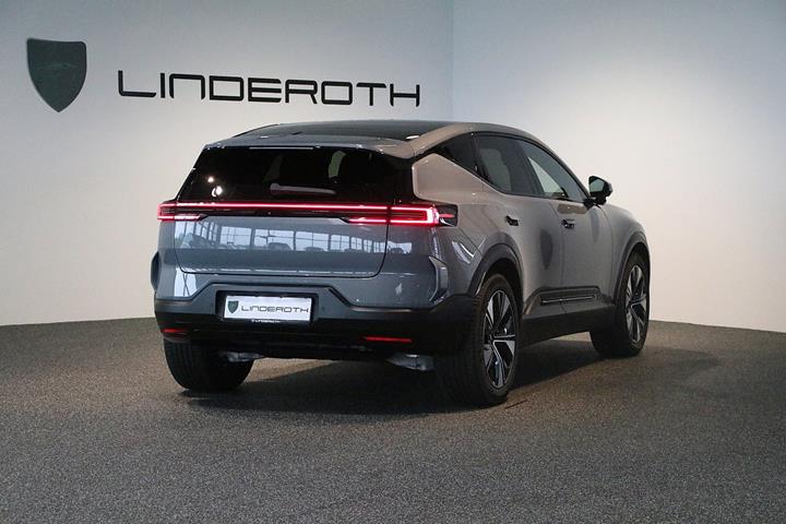 Grå Polestar 3 fra 2025
