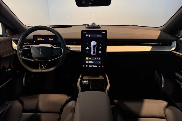 Grå Polestar 3 fra 2025