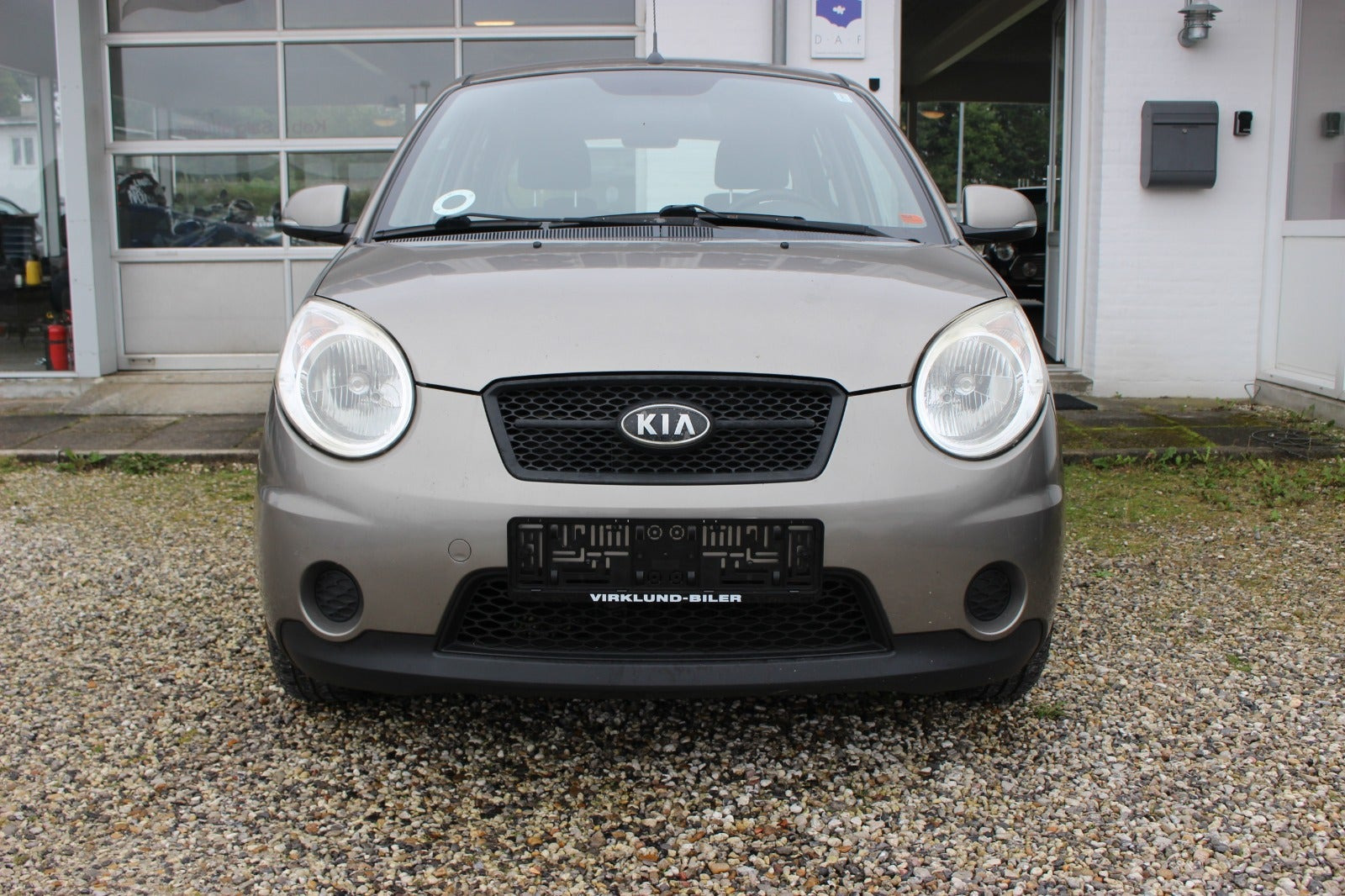 Grå Kia Picanto fra 2010