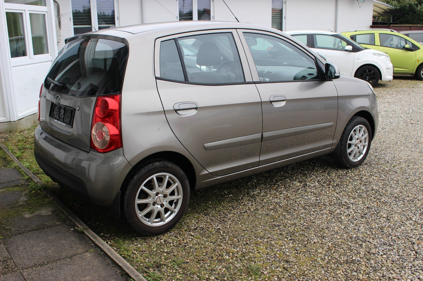 Grå Kia Picanto fra 2010