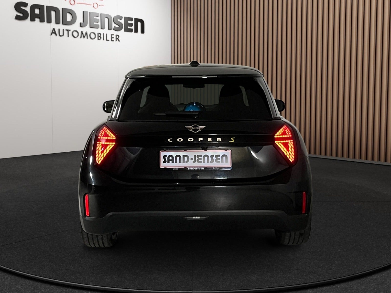 Sort Mini Cooper SE fra 2024