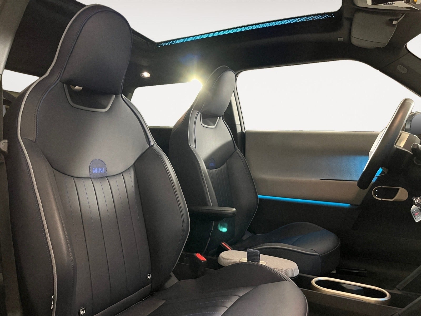 Sort Mini Cooper SE fra 2024