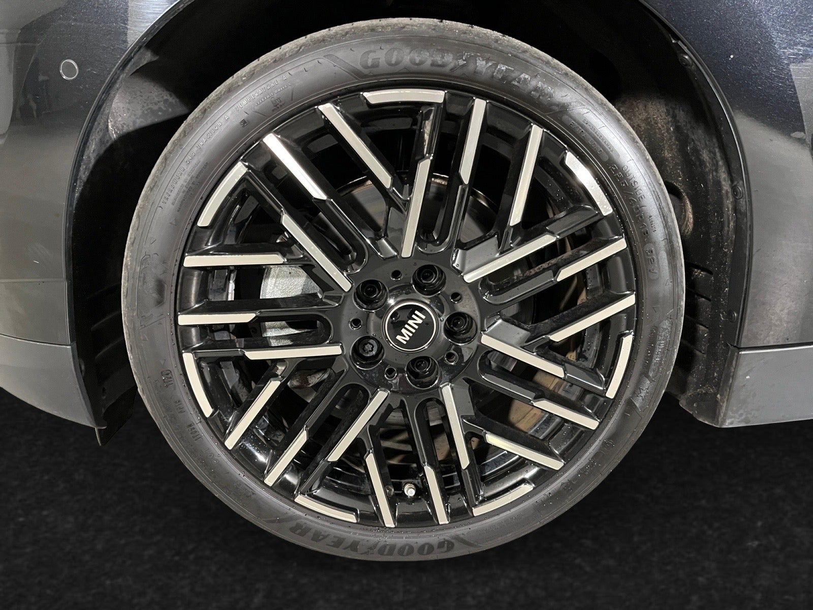 Sort Mini Cooper SE fra 2024