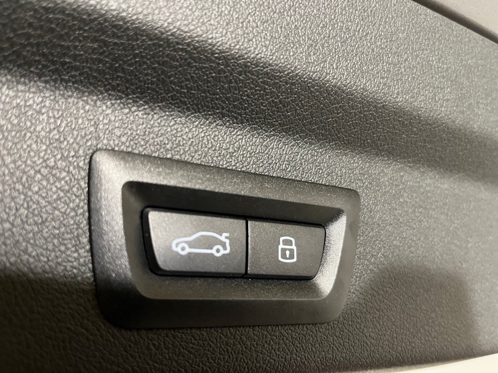 Grå BMW iX2 fra 2025