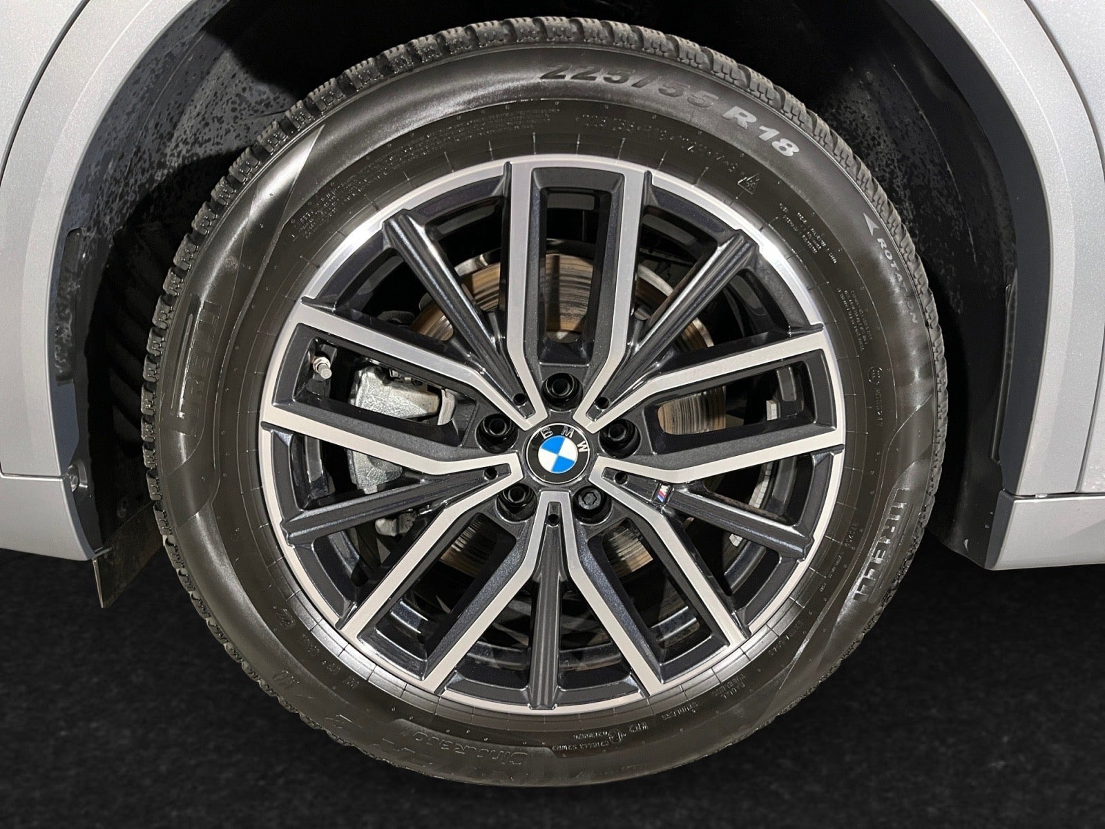 Grå BMW iX2 fra 2025