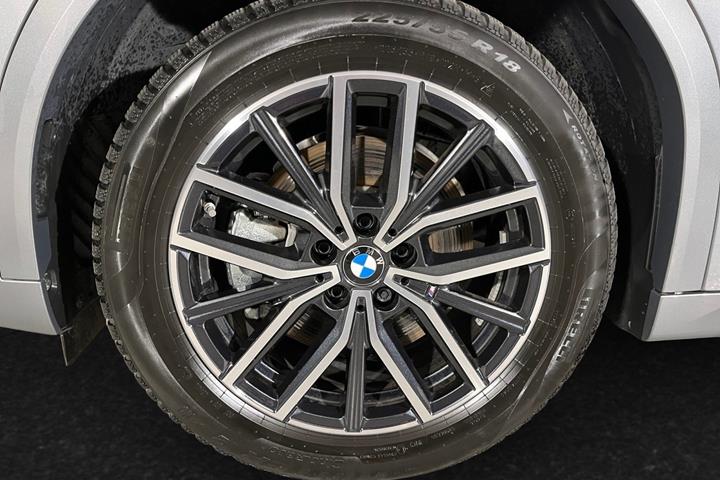 Grå BMW iX2 fra 2025