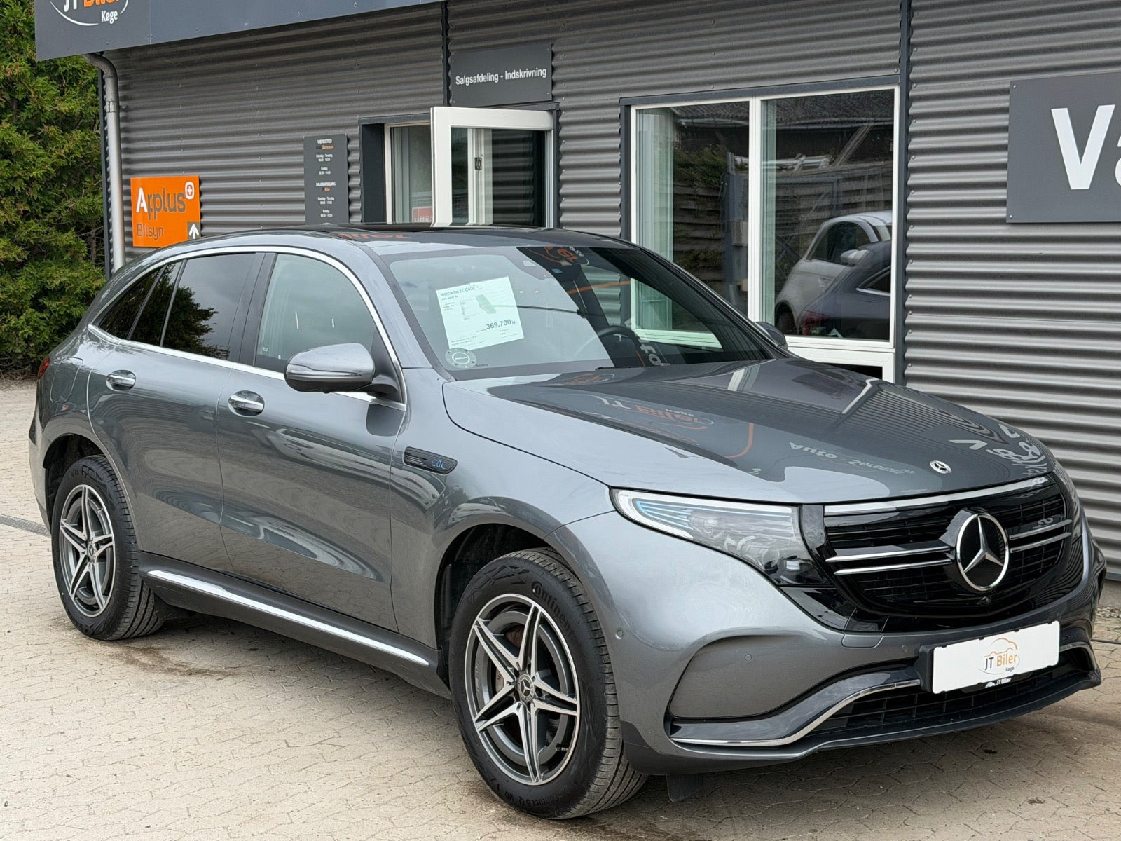 Grå Mercedes EQC400 fra 2022