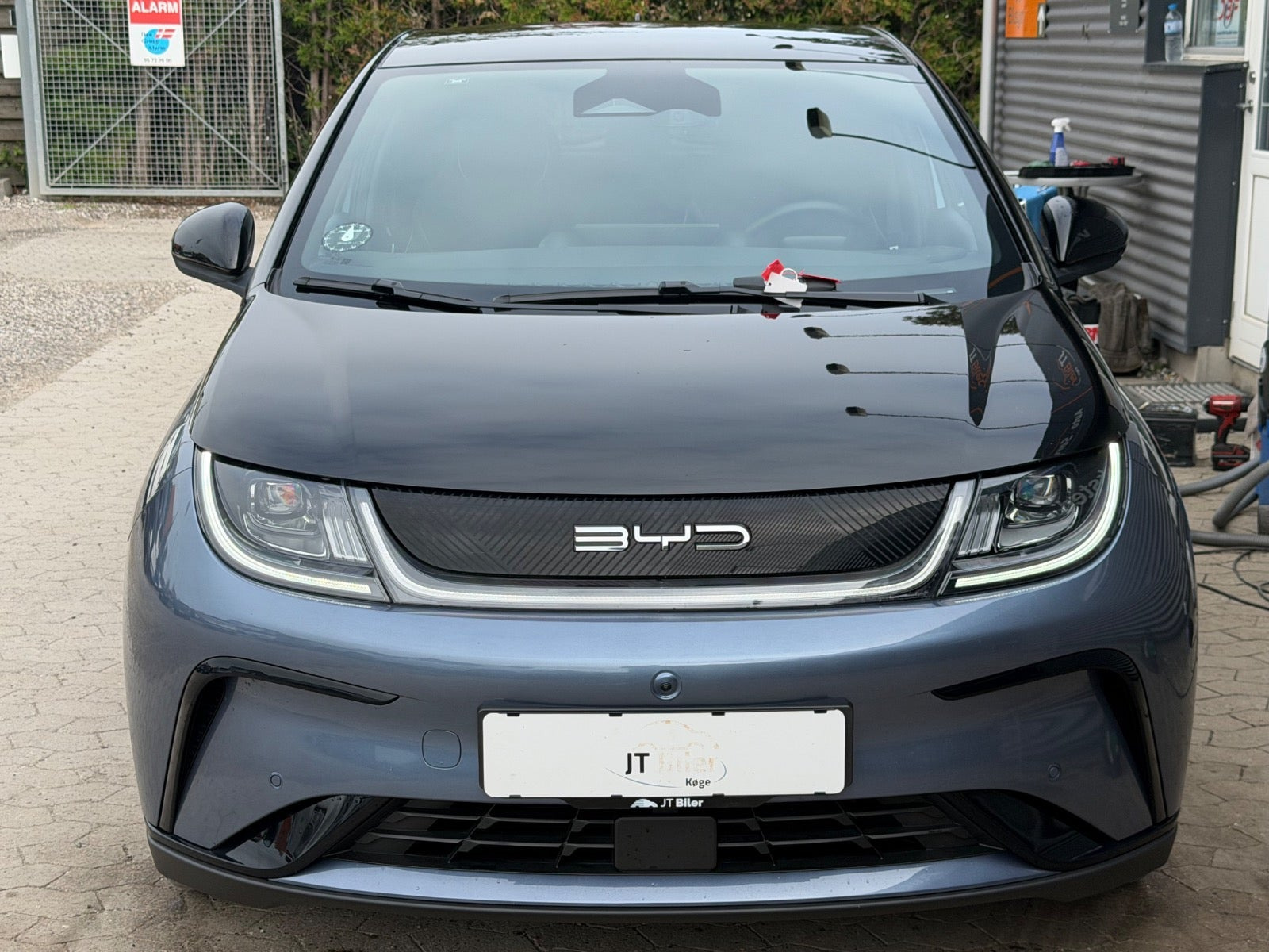 Grå BYD Dolphin fra 2023