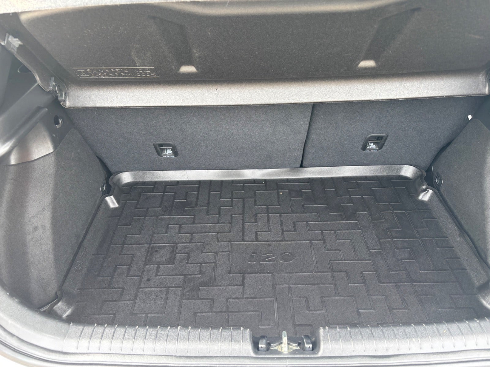 Hvid Hyundai i20 fra 2019