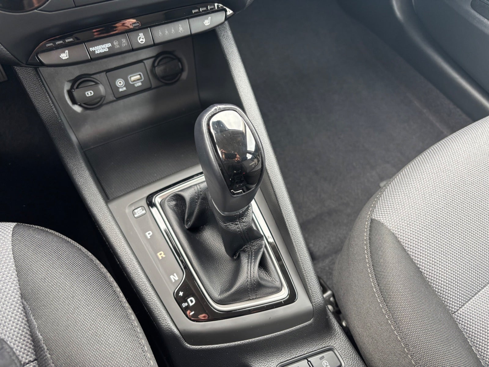 Hvid Hyundai i20 fra 2019