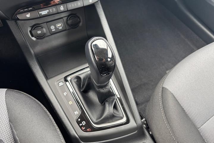 Hvid Hyundai i20 fra 2019