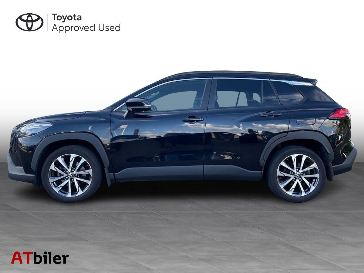 Sort Toyota Corolla Cross fra 2023