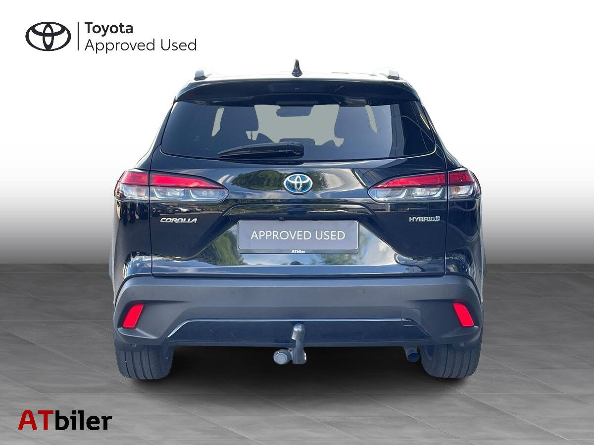 Sort Toyota Corolla Cross fra 2023