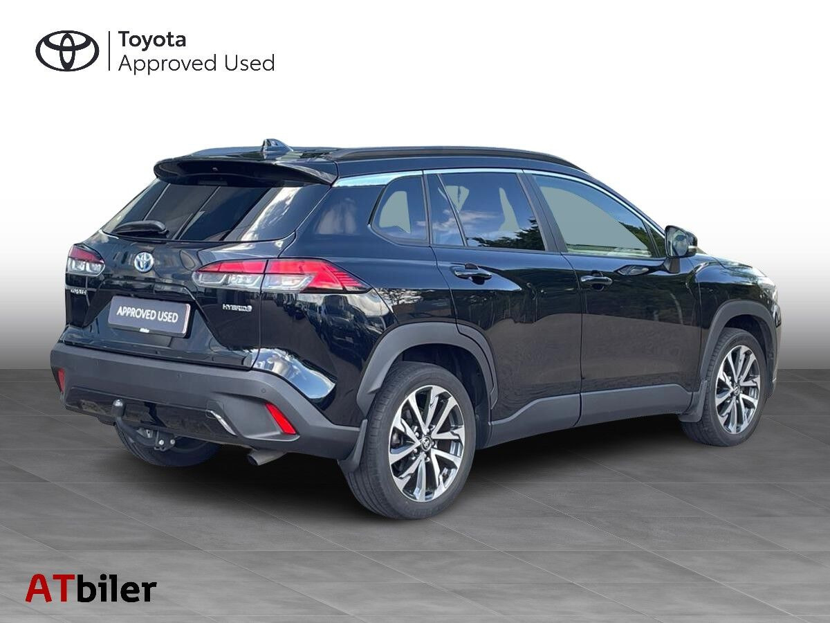 Sort Toyota Corolla Cross fra 2023