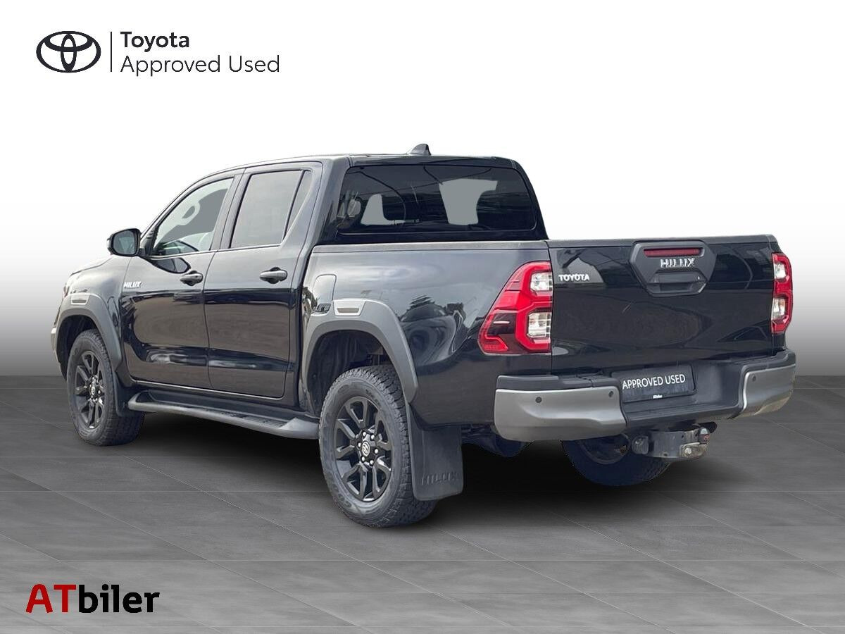 Sort Toyota HiLux fra 2022