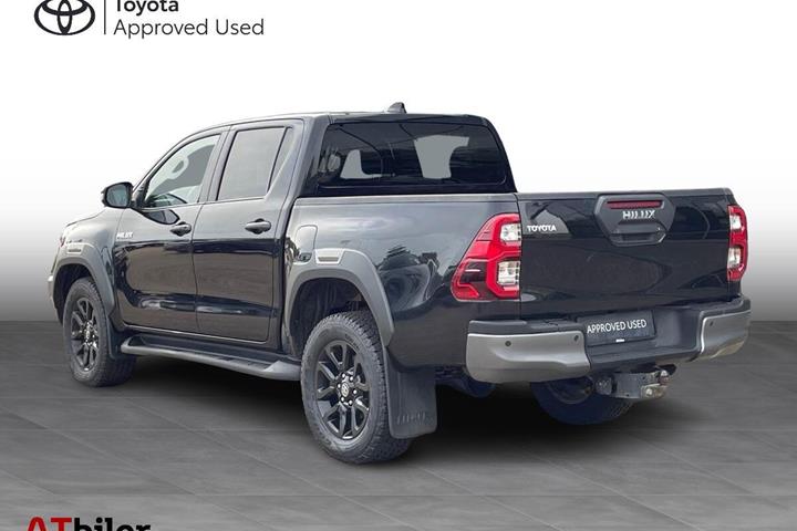 Sort Toyota HiLux fra 2022