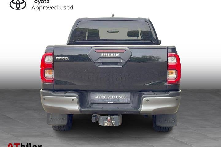 Sort Toyota HiLux fra 2022