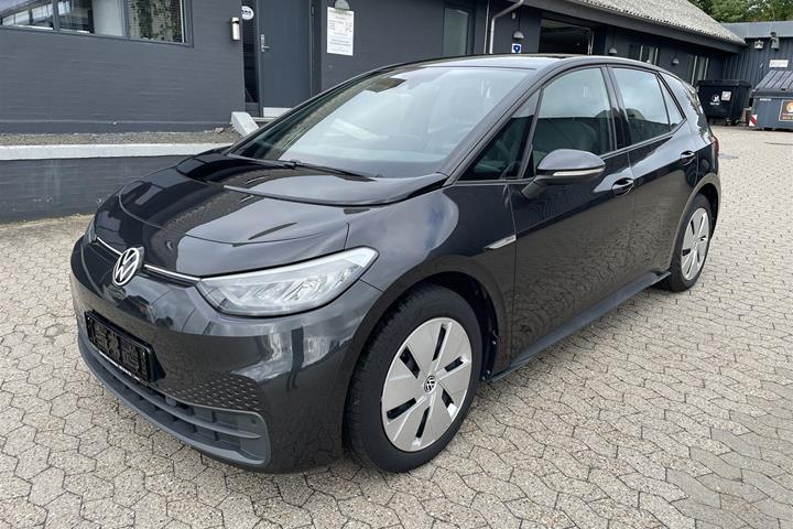 Sort VW ID.3 fra 2023 set udefra