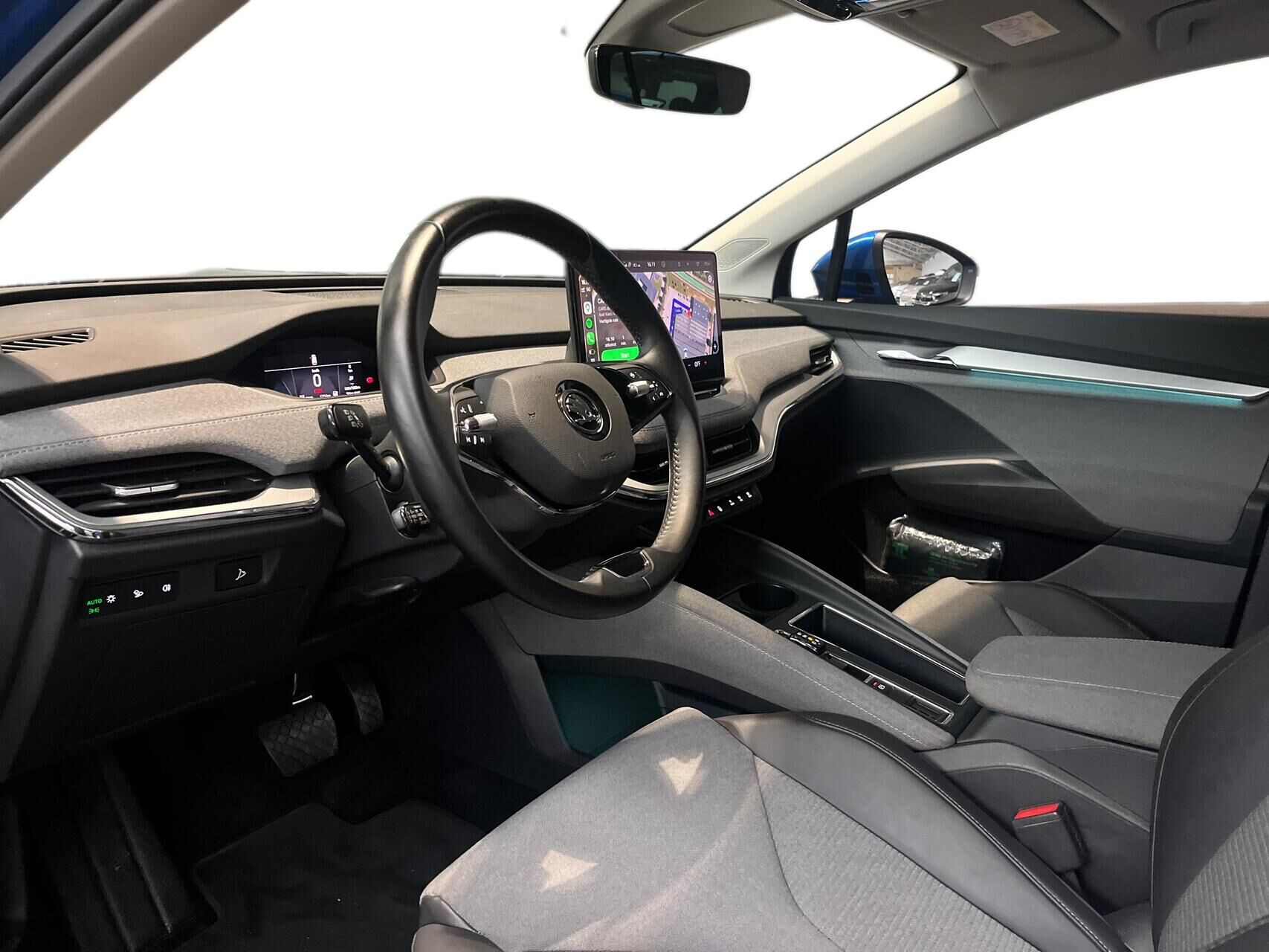 Blå Skoda Enyaq fra 2022