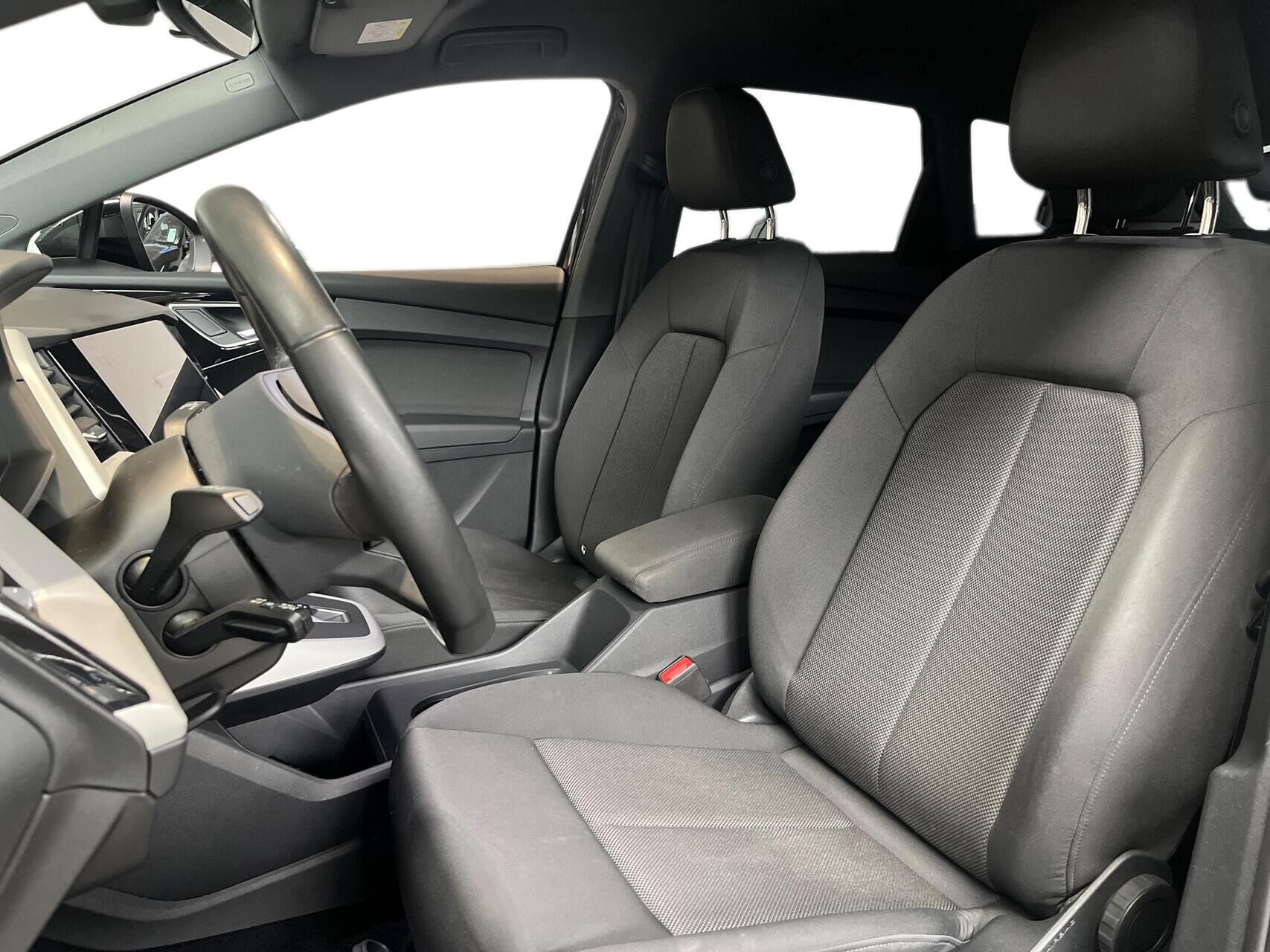 Sort Audi Q4 fra 2024