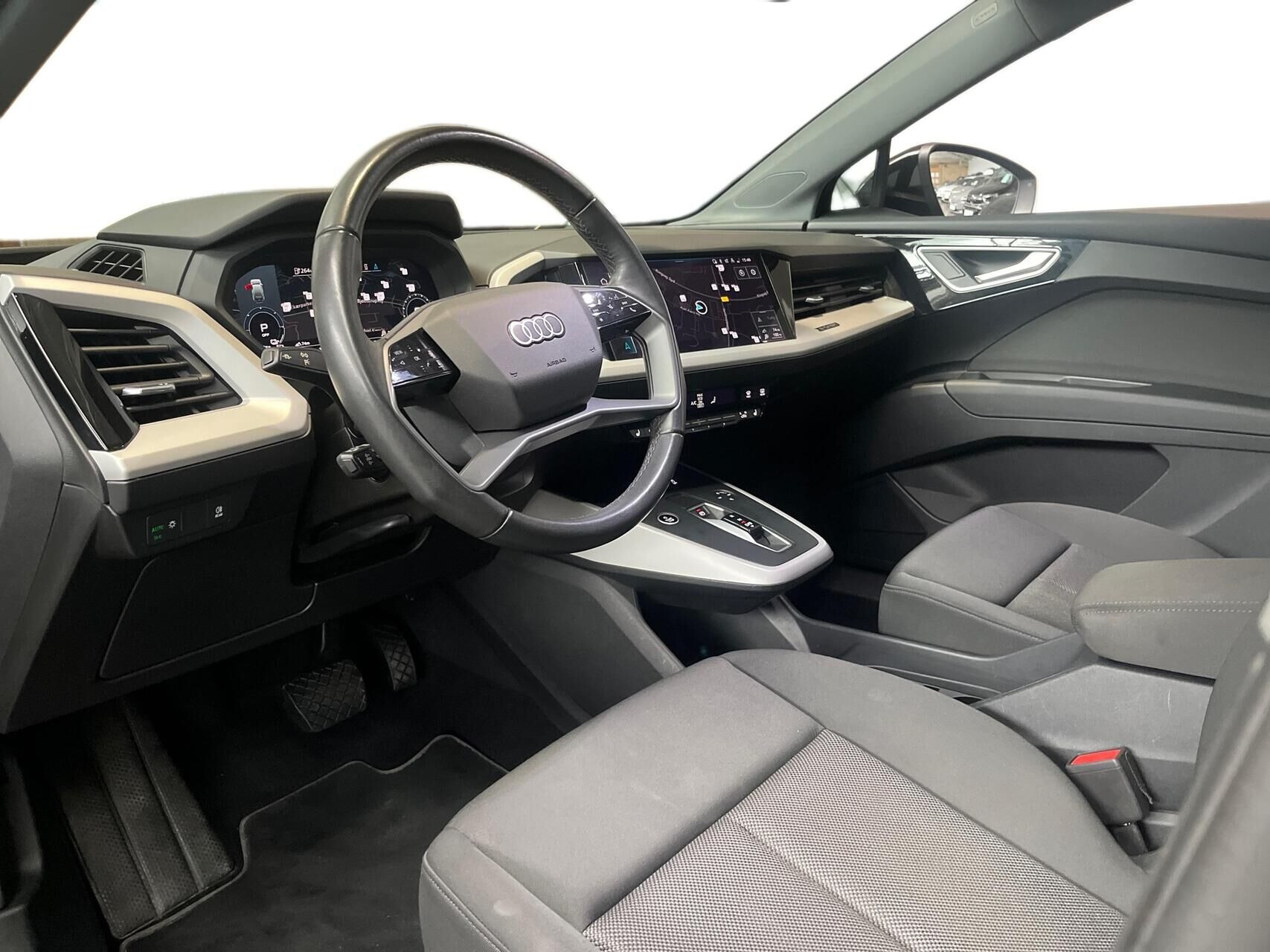 Sort Audi Q4 fra 2024