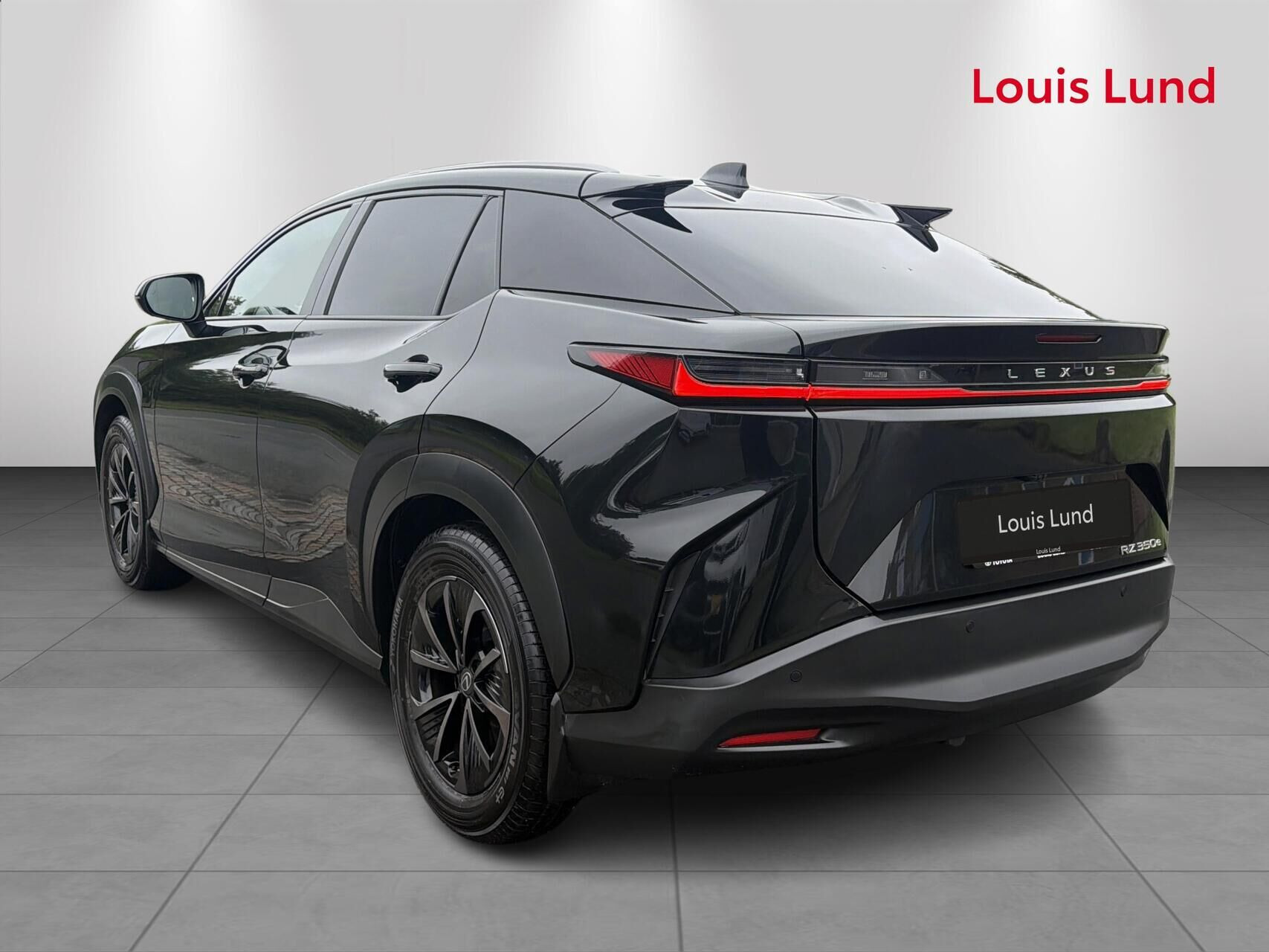 Sort Lexus RZ fra 2026