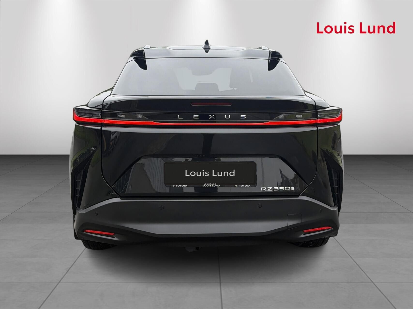 Sort Lexus RZ fra 2026