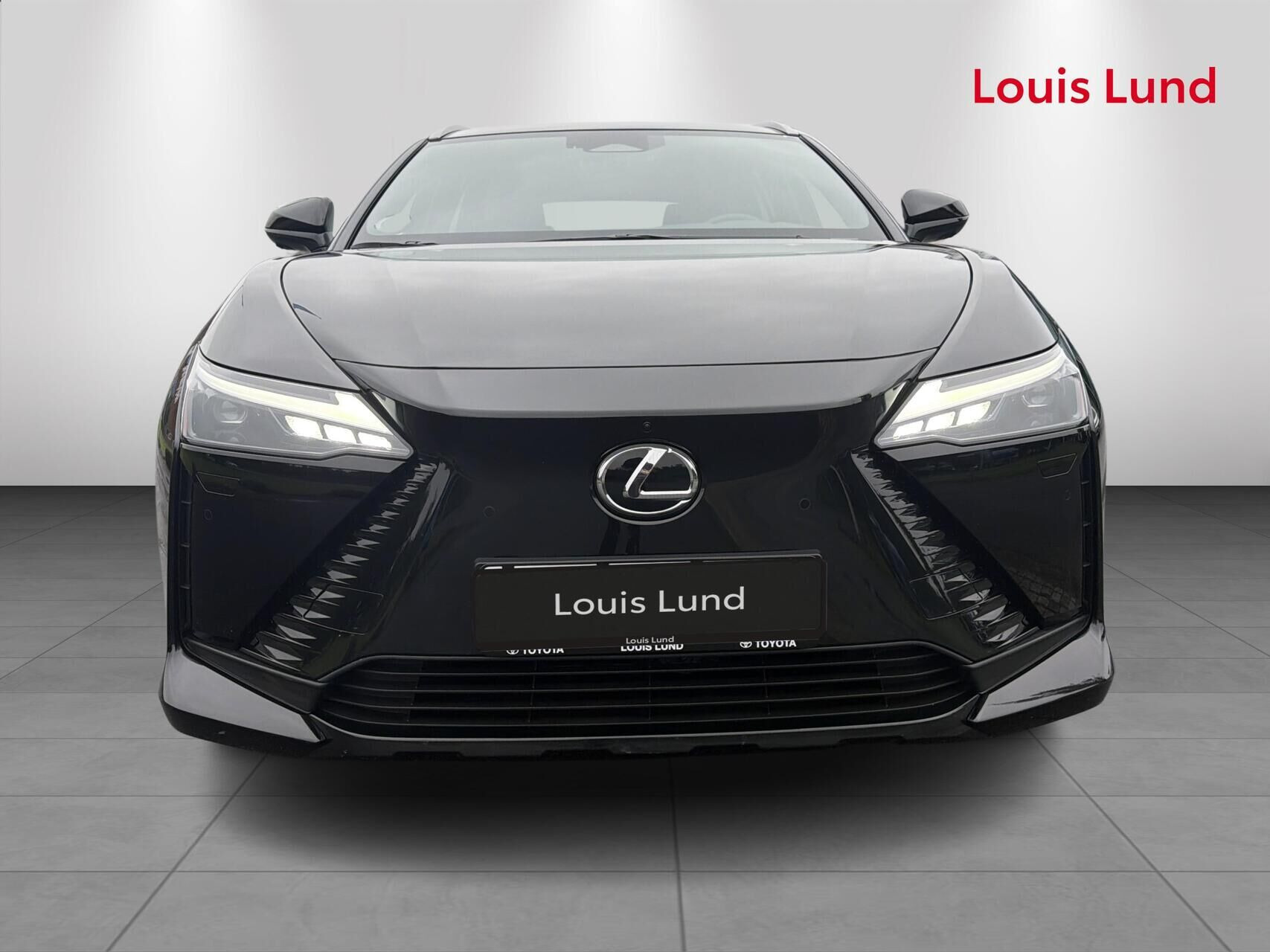 Sort Lexus RZ fra 2026