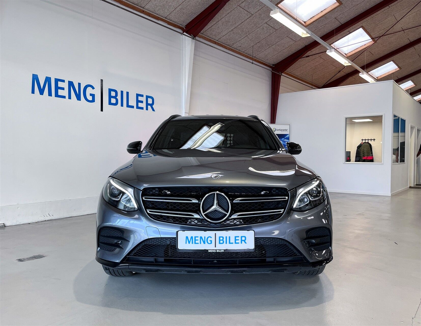 Grå Mercedes GLC220 d fra 2019