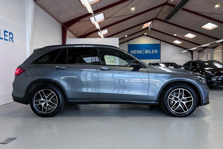 Grå Mercedes GLC220 d fra 2019