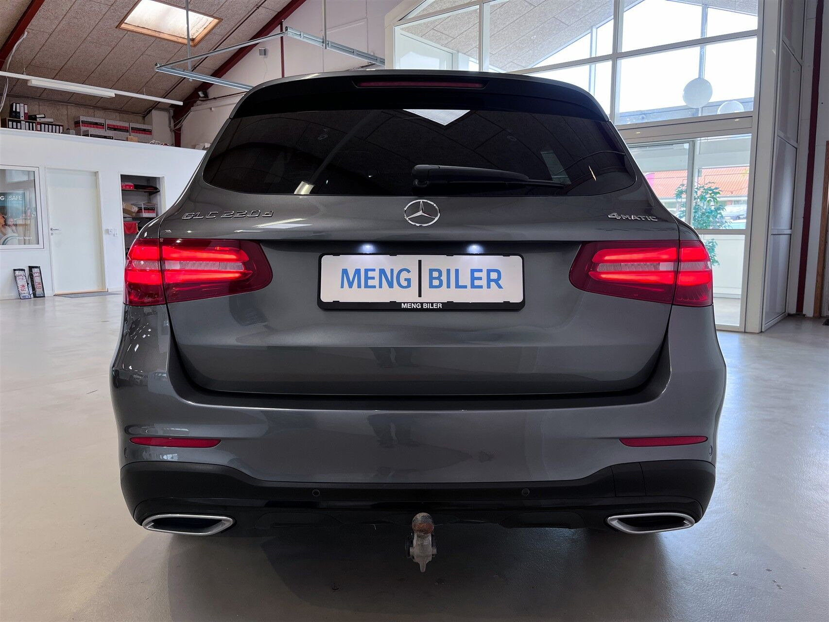 Grå Mercedes GLC220 d fra 2019