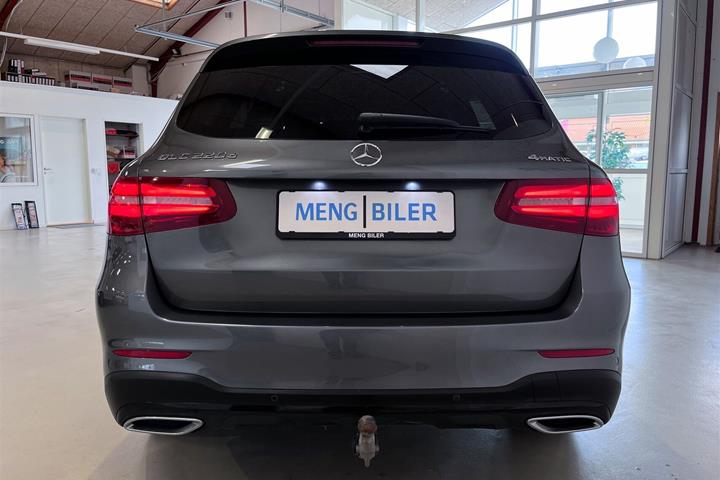 Grå Mercedes GLC220 d fra 2019