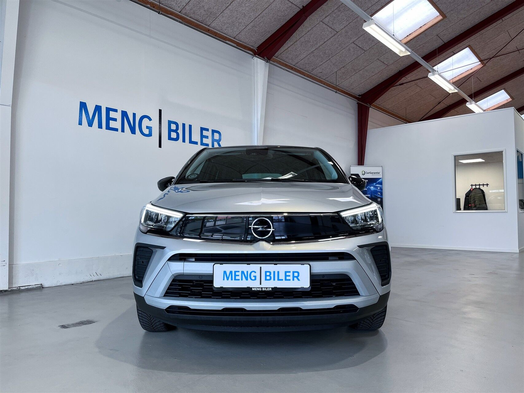 Sølv Opel Crossland fra 2024