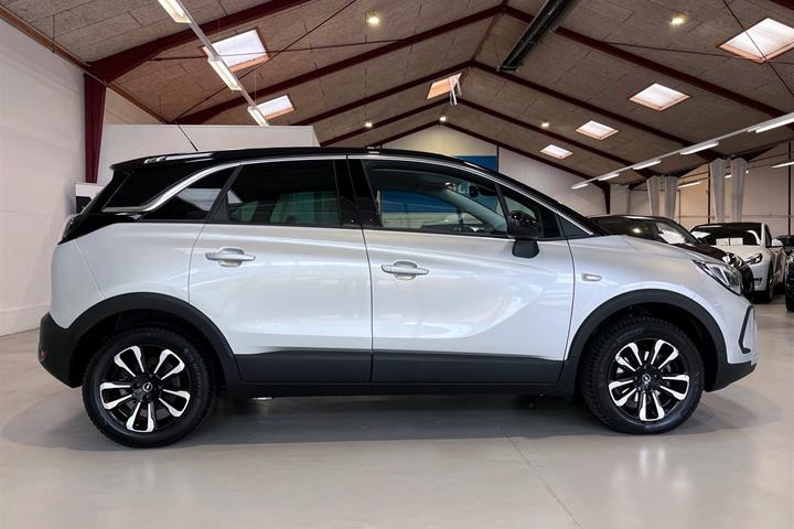 Sølv Opel Crossland fra 2024