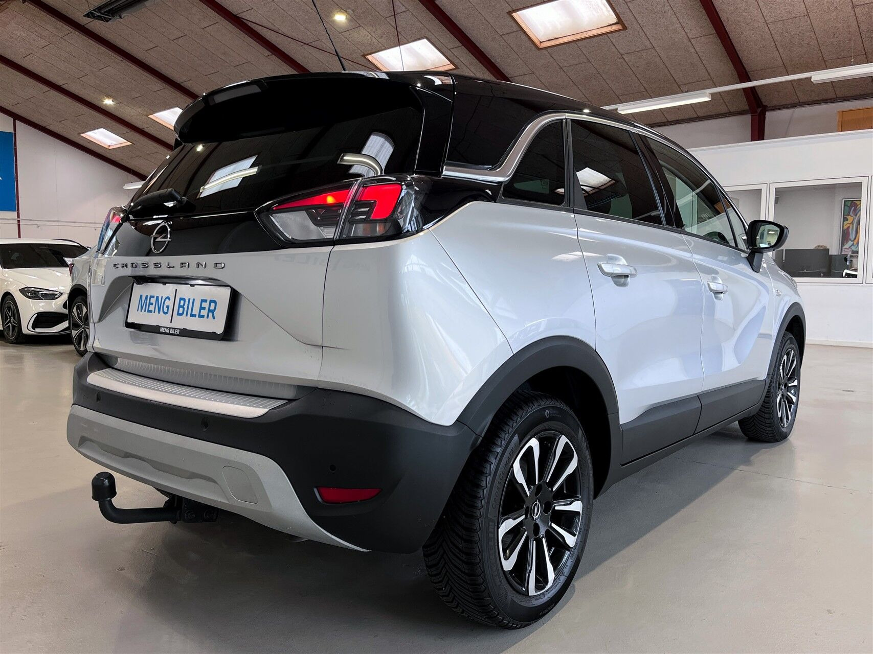 Sølv Opel Crossland fra 2024