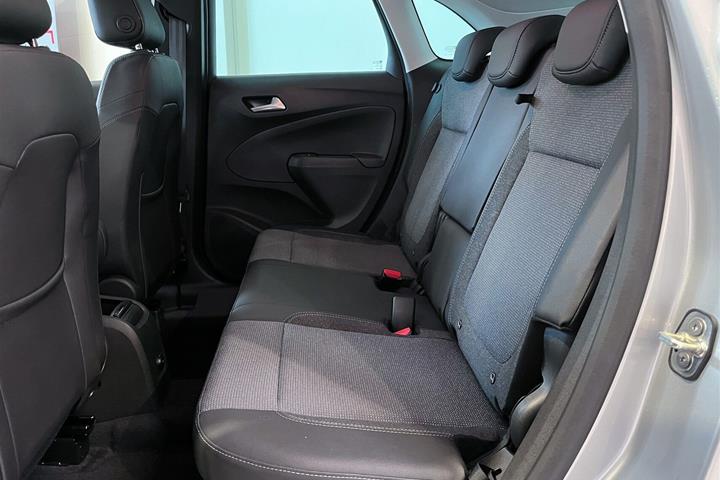 Sølv Opel Crossland fra 2024