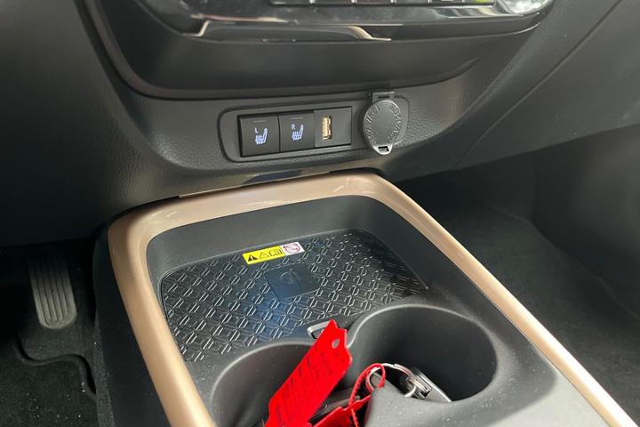 Grå Toyota Aygo X fra 2024
