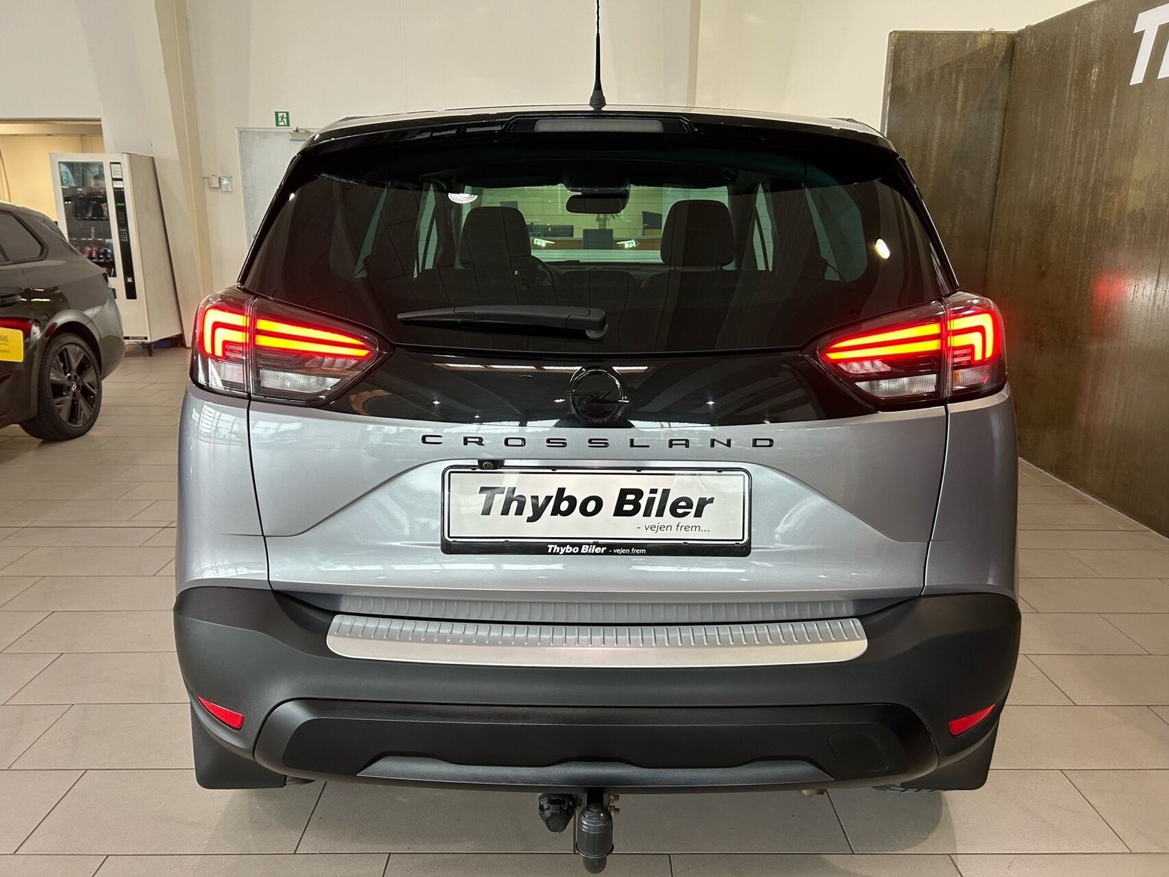 Grå Opel Crossland fra 2022