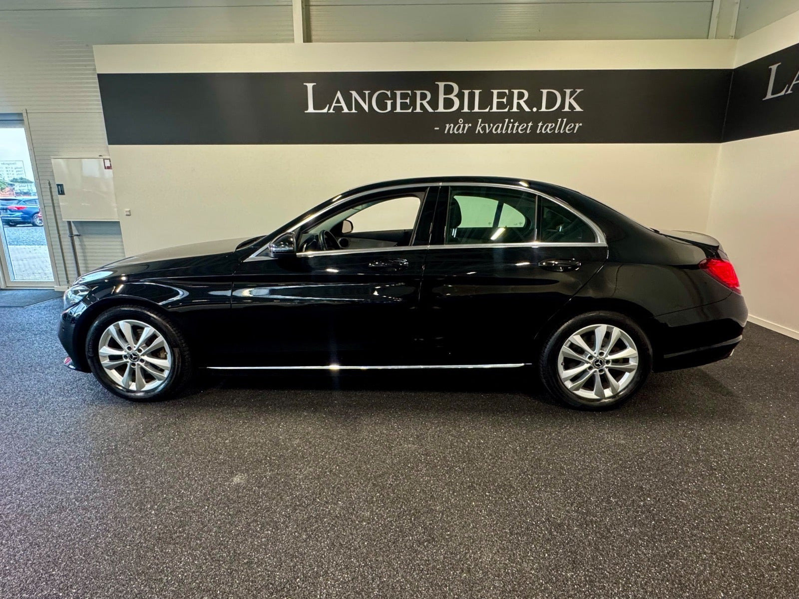 Sort Mercedes C220 d fra 2019