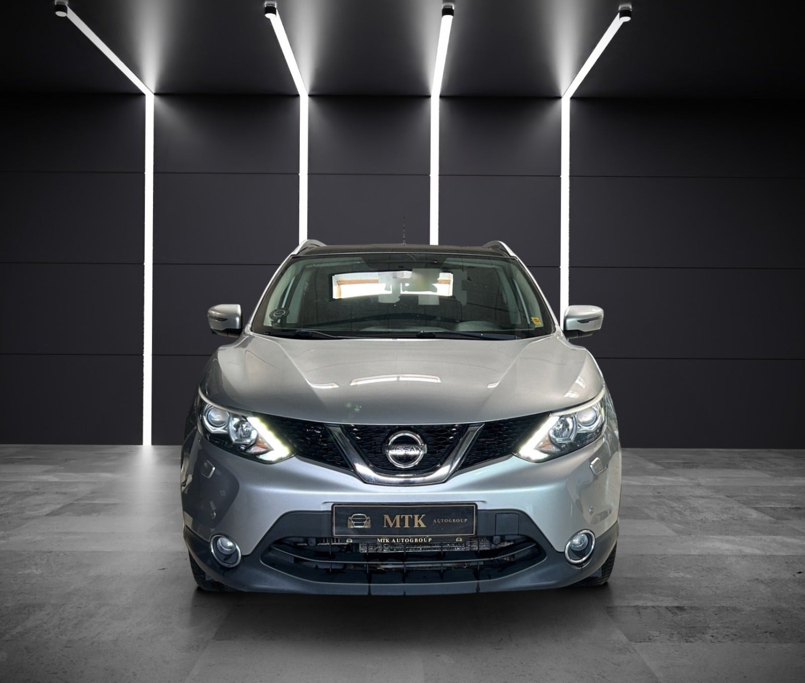 Sølv Nissan Qashqai fra 2016