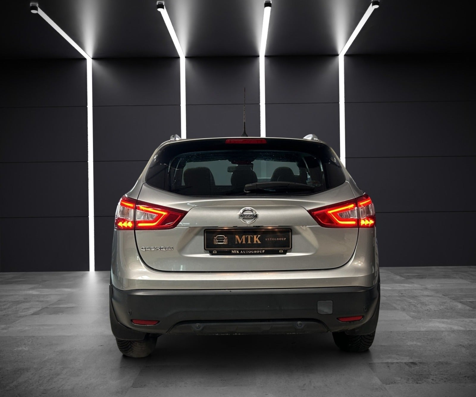 Sølv Nissan Qashqai fra 2016