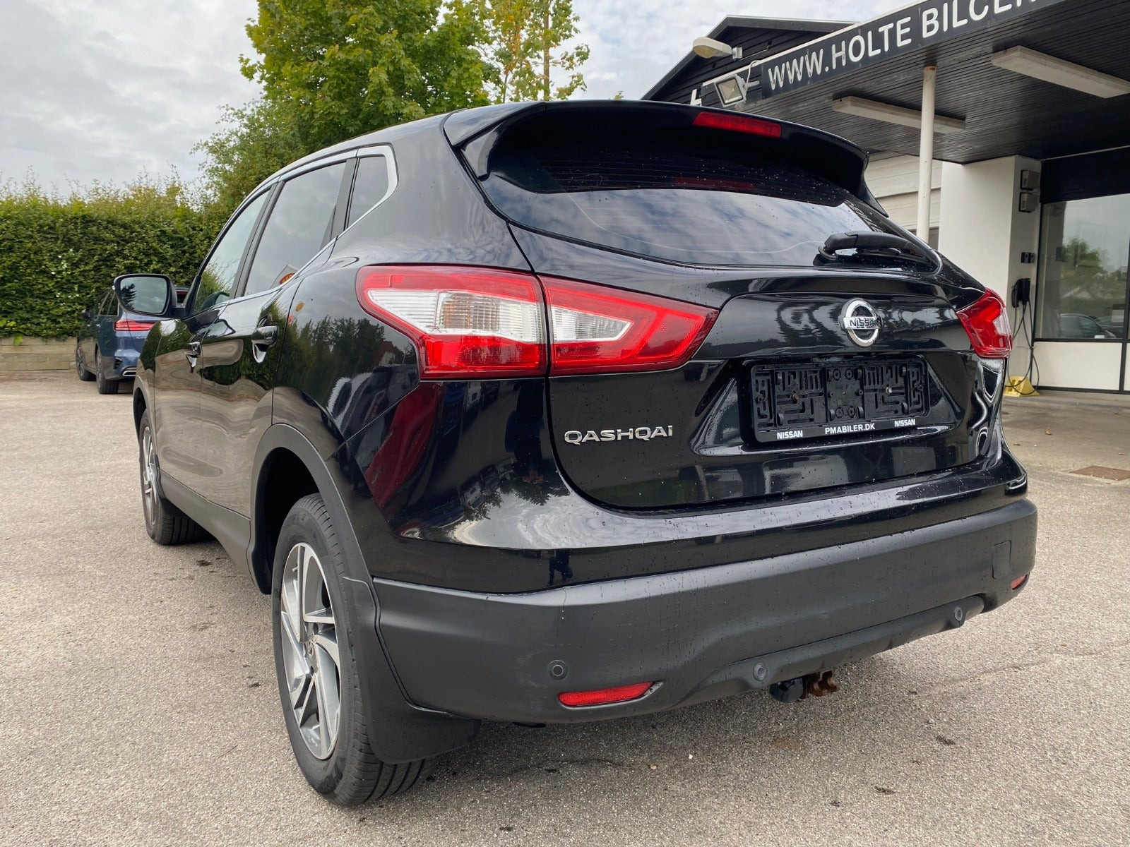 Sort Nissan Qashqai fra 2016