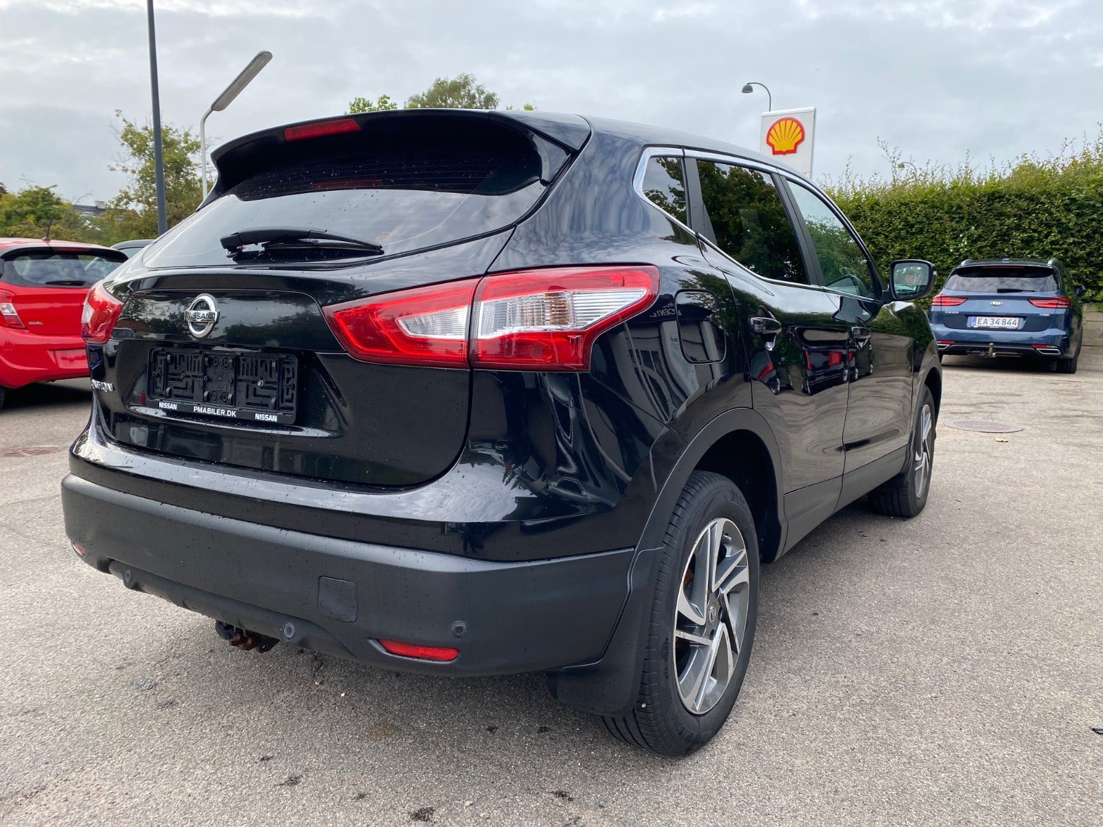 Sort Nissan Qashqai fra 2016