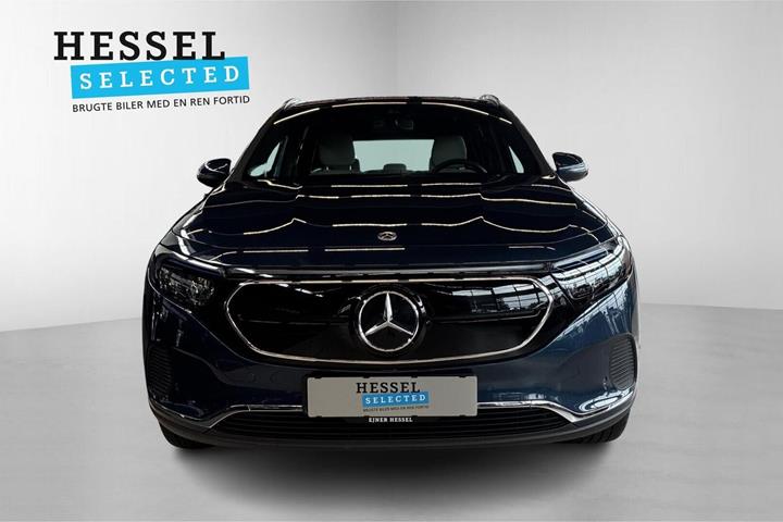Blå Mercedes EQA250 fra 2022