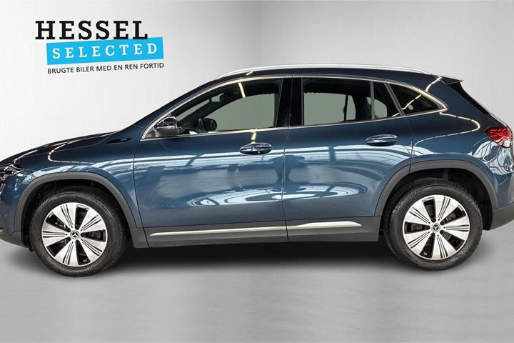 Blå Mercedes EQA250 fra 2022