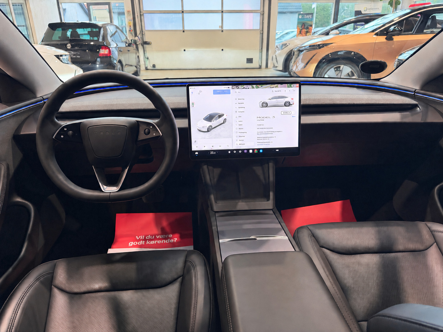 Hvid Tesla Model 3 fra 2026