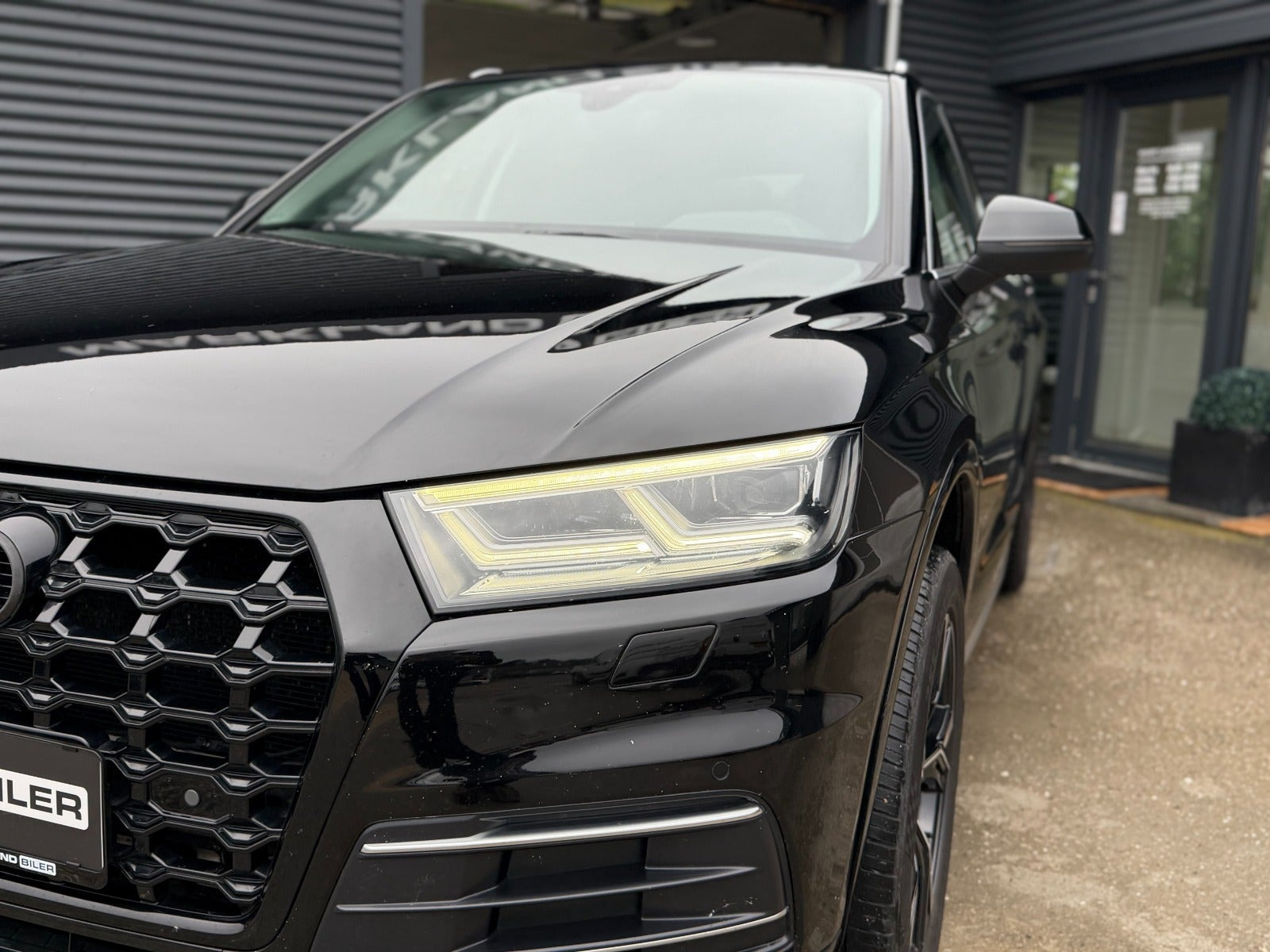 Sort Audi Q5 fra 2017